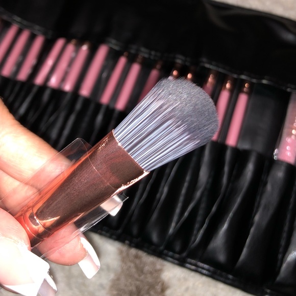 BB&W Makeup Brush Set - Picture 4 of 7